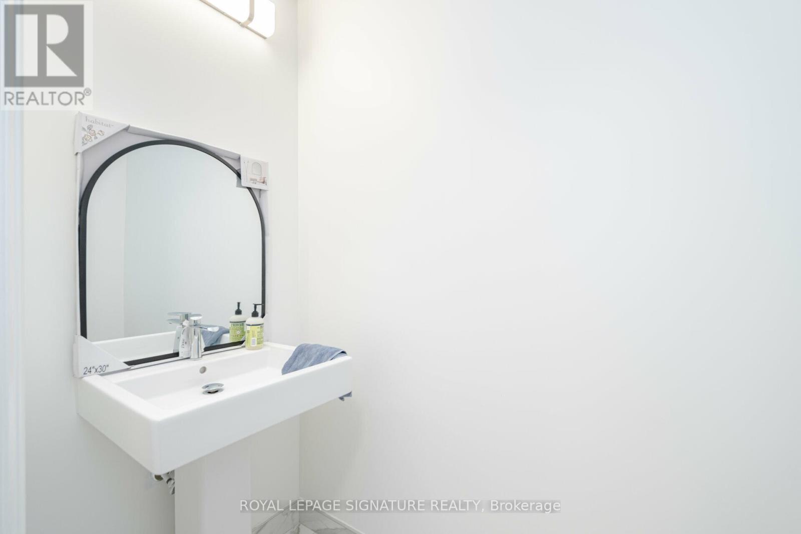 203 - 42 Mill Street, Halton Hills, Ontario  L7G 2H7 - Photo 17 - W12599836