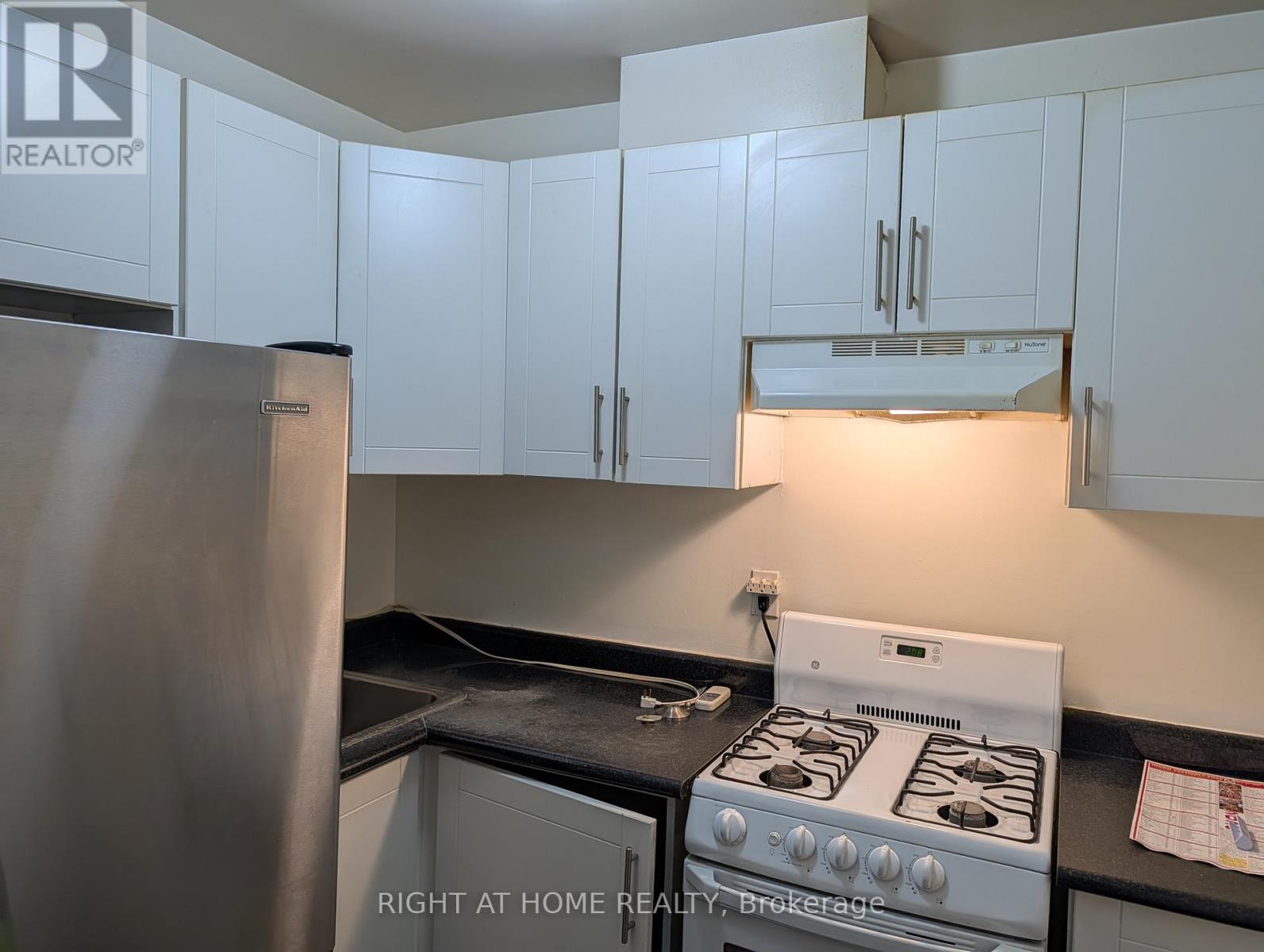 Main Floor - 5864 Delle Donne Drive, Mississauga, Ontario  L5M 7A3 - Photo 12 - W12525620