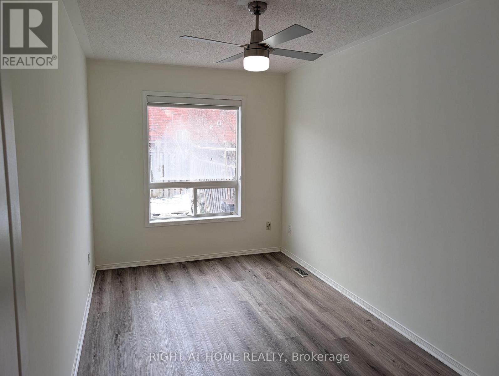 Main Floor - 5864 Delle Donne Drive, Mississauga, Ontario  L5M 7A3 - Photo 7 - W12525620