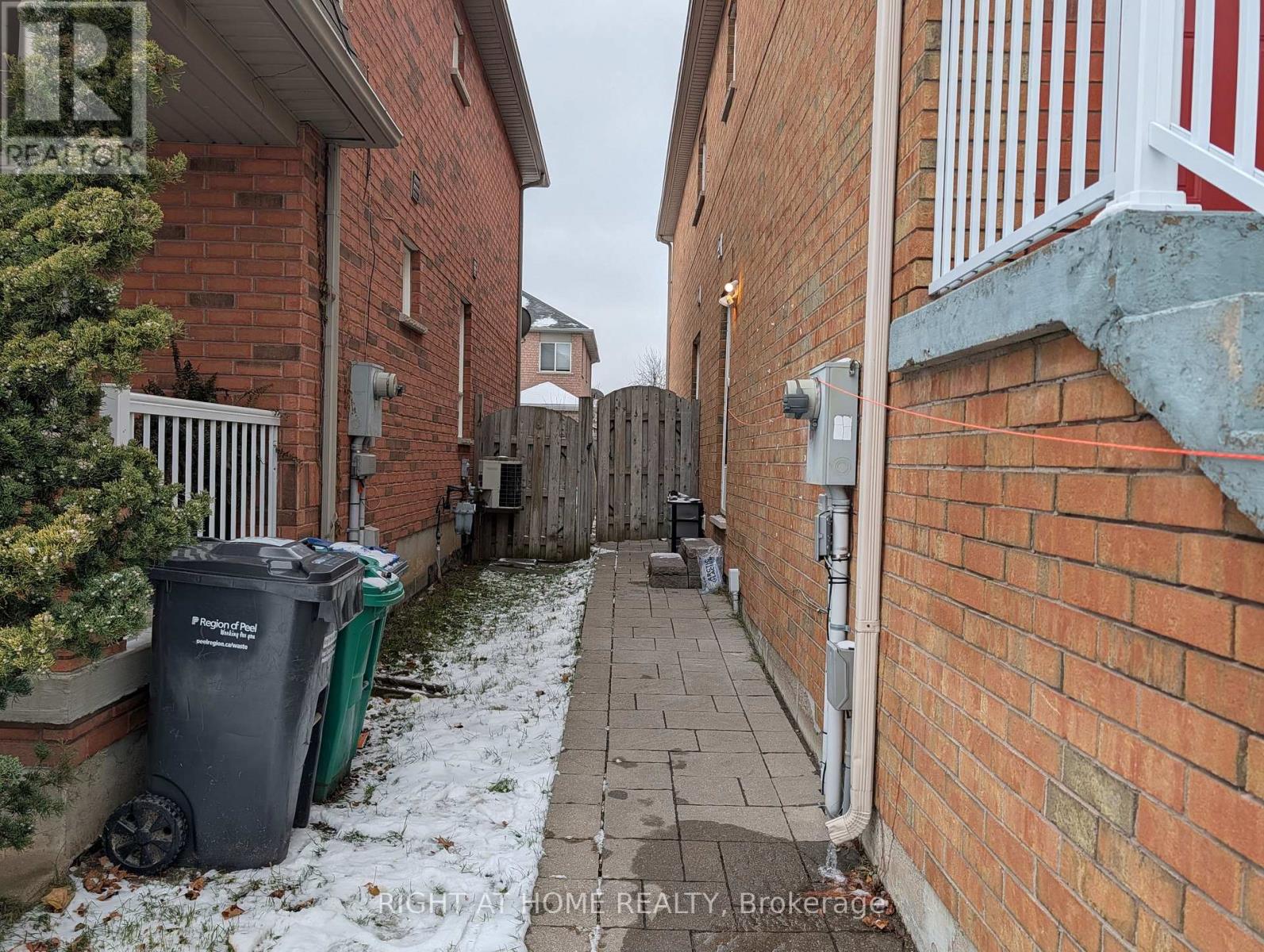 Main Floor - 5864 Delle Donne Drive, Mississauga, Ontario  L5M 7A3 - Photo 2 - W12525620