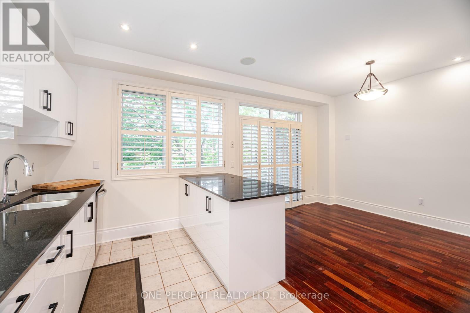 25 - 8038 Yonge Street, Vaughan, Ontario L4J 1W3 - Photo 17 - N12600098