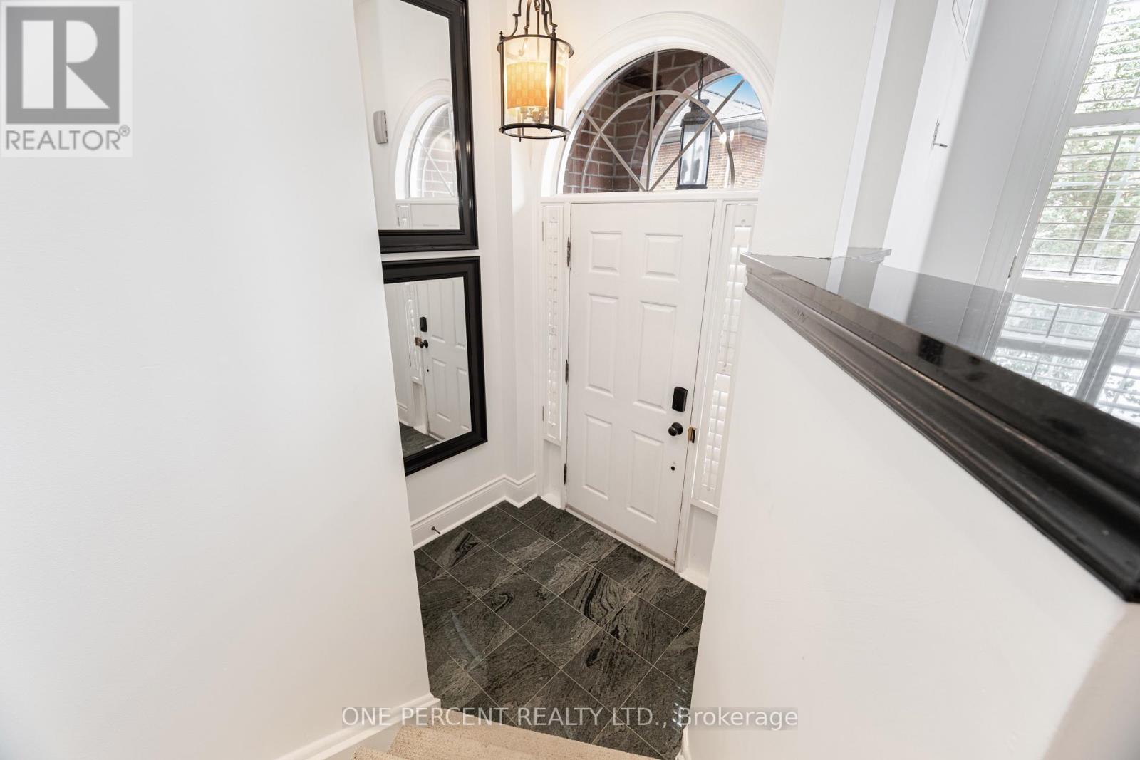 25 - 8038 Yonge Street, Vaughan, Ontario L4J 1W3 - Photo 3 - N12600098