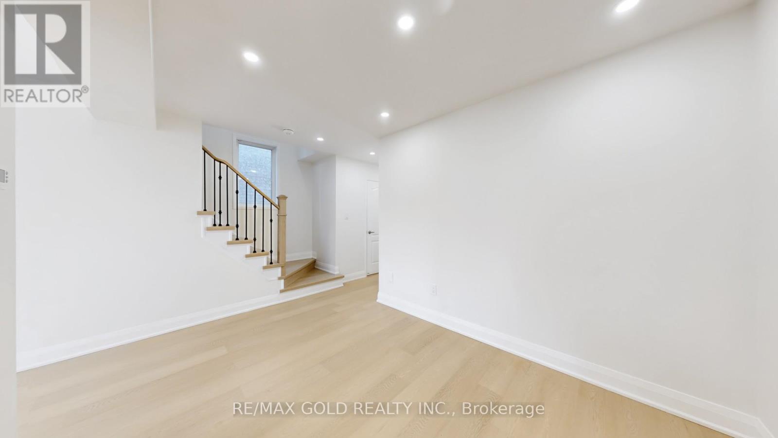 26 Applegrove Court, Brampton, Ontario L6R 2Y8 - Photo 12 - W12600070