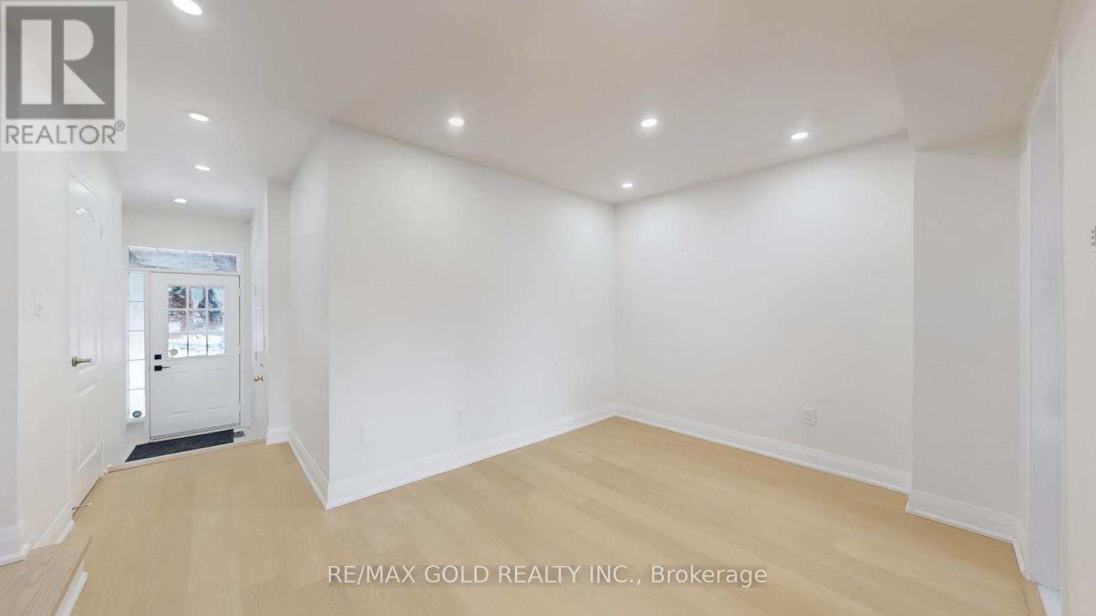 26 Applegrove Court, Brampton, Ontario L6R 2Y8 - Photo 13 - W12600070