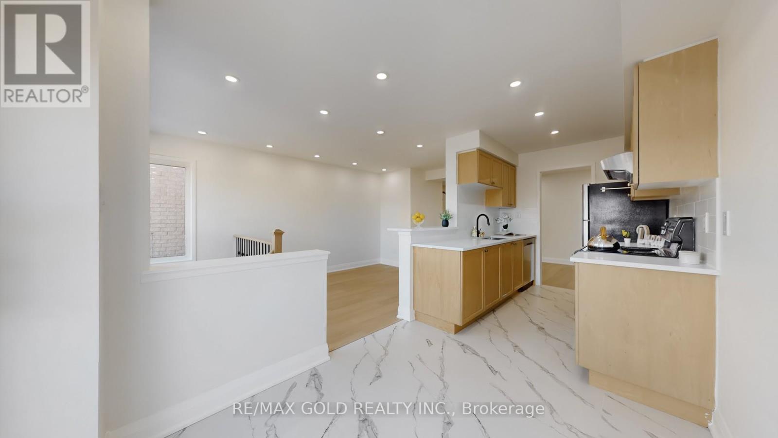 26 Applegrove Court, Brampton, Ontario L6R 2Y8 - Photo 18 - W12600070