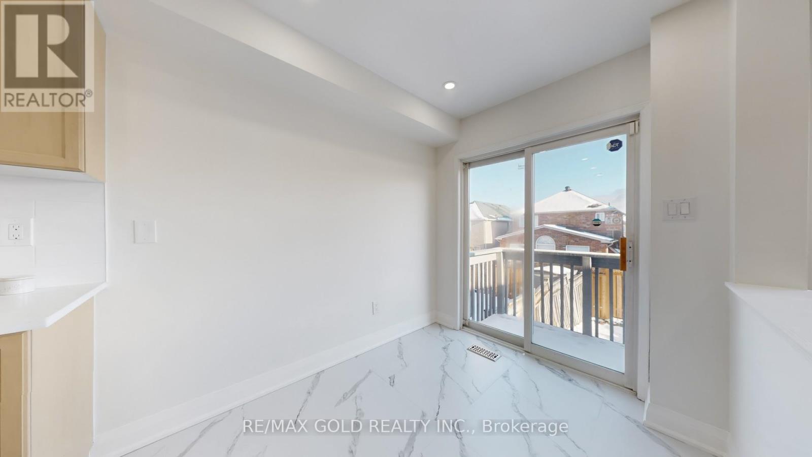 26 Applegrove Court, Brampton, Ontario L6R 2Y8 - Photo 19 - W12600070