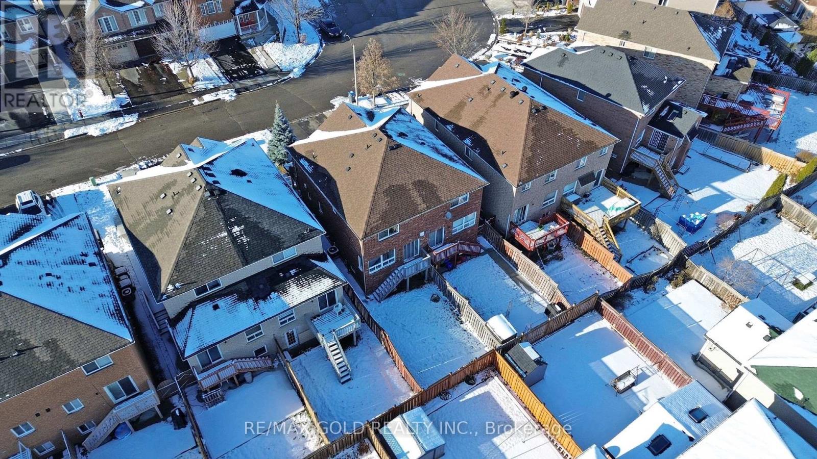 26 Applegrove Court, Brampton, Ontario L6R 2Y8 - Photo 40 - W12600070