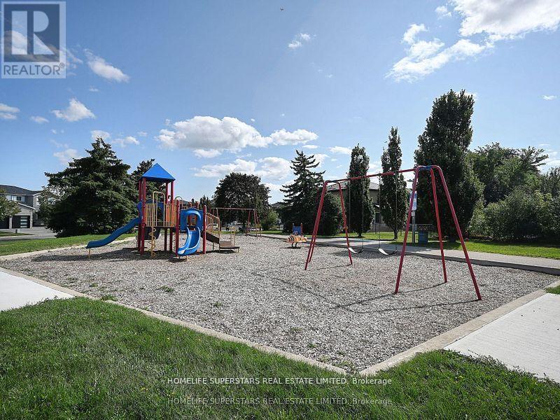 20 Bexley Court, Brampton, Ontario L6W 4B2 - Photo 43 - W12600078