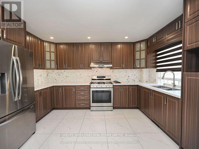 20 Bexley Court, Brampton, Ontario L6W 4B2 - Photo 8 - W12600078