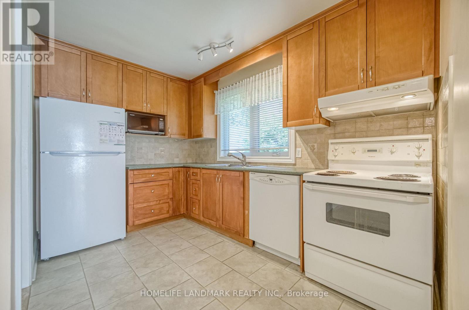 425 Maple Grove Drive, Oakville, Ontario  L6J 4V8 - Photo 10 - W12600084