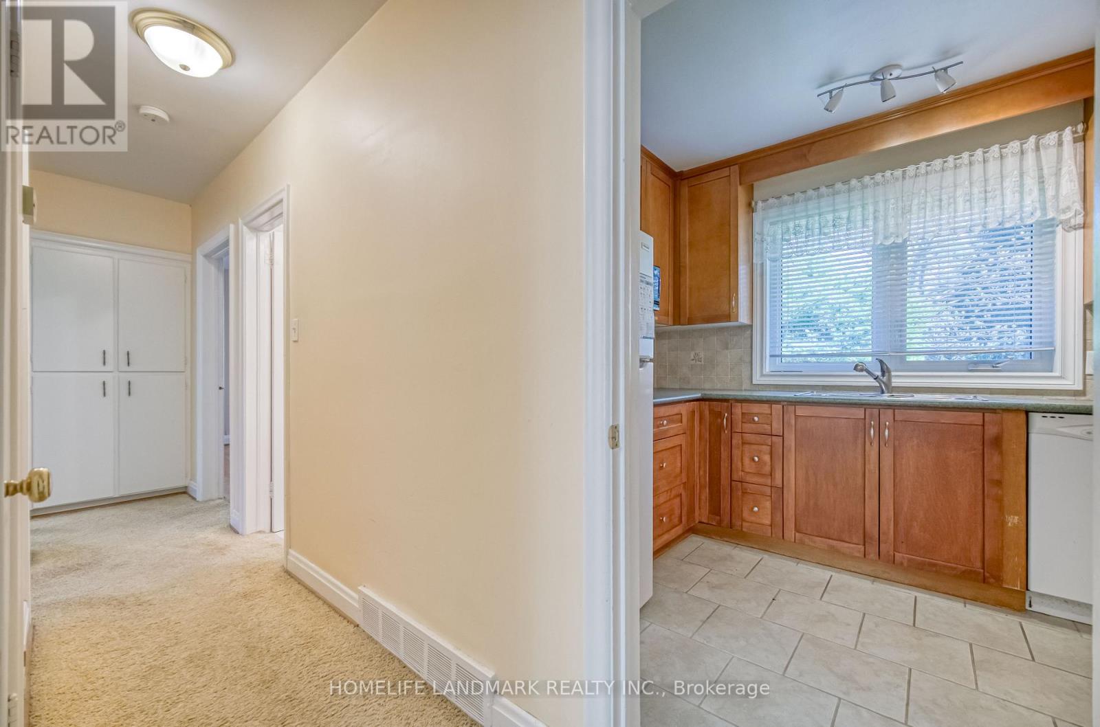 425 Maple Grove Drive, Oakville, Ontario  L6J 4V8 - Photo 12 - W12600084