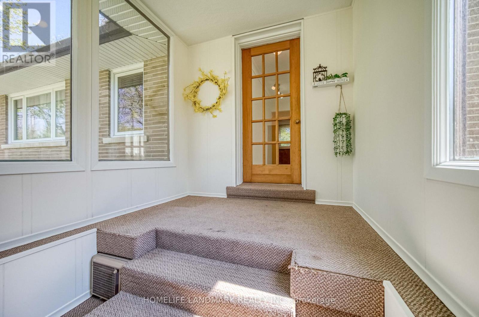 425 Maple Grove Drive, Oakville, Ontario  L6J 4V8 - Photo 6 - W12600084