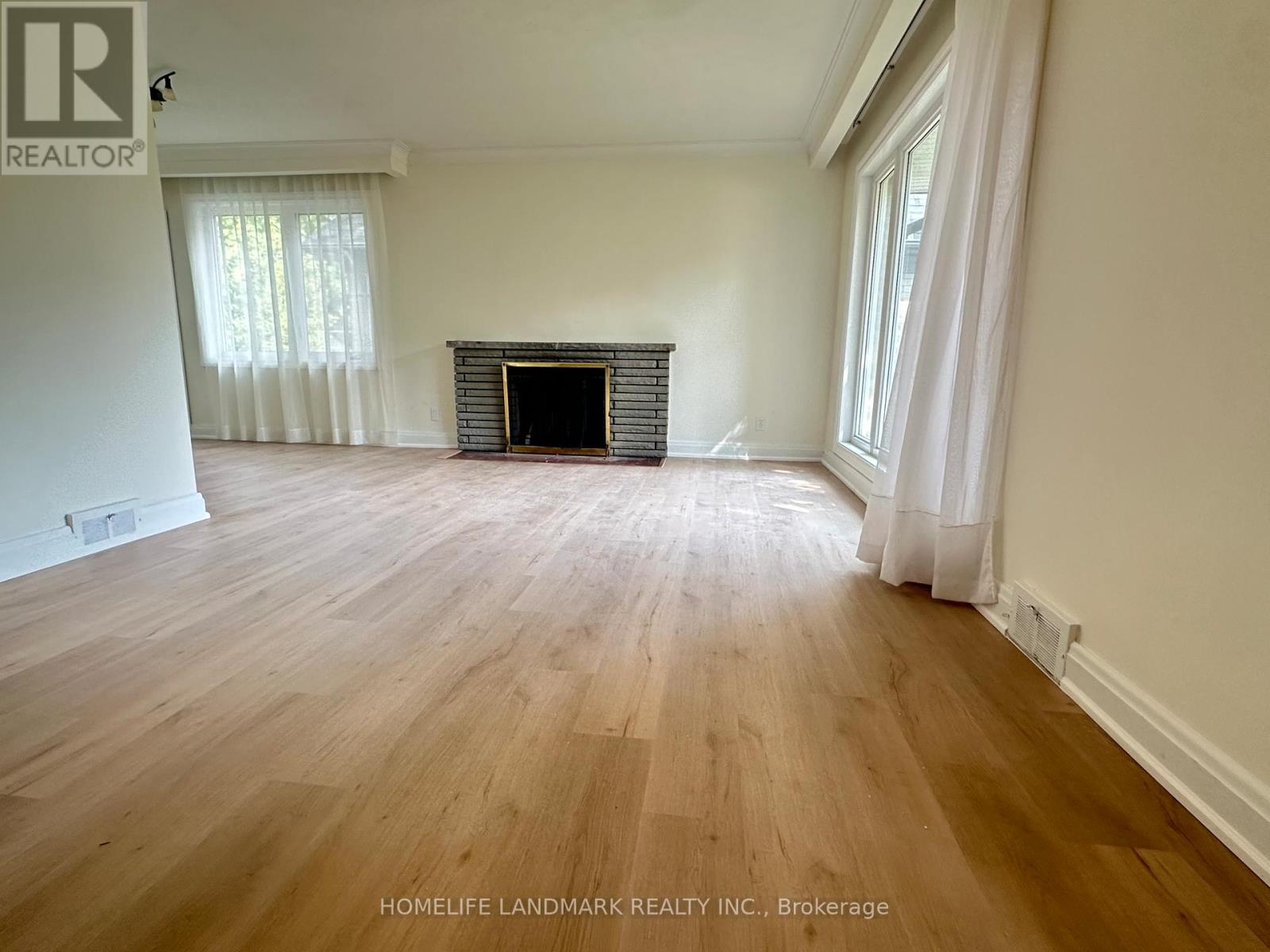 425 Maple Grove Drive, Oakville, Ontario  L6J 4V8 - Photo 8 - W12600084