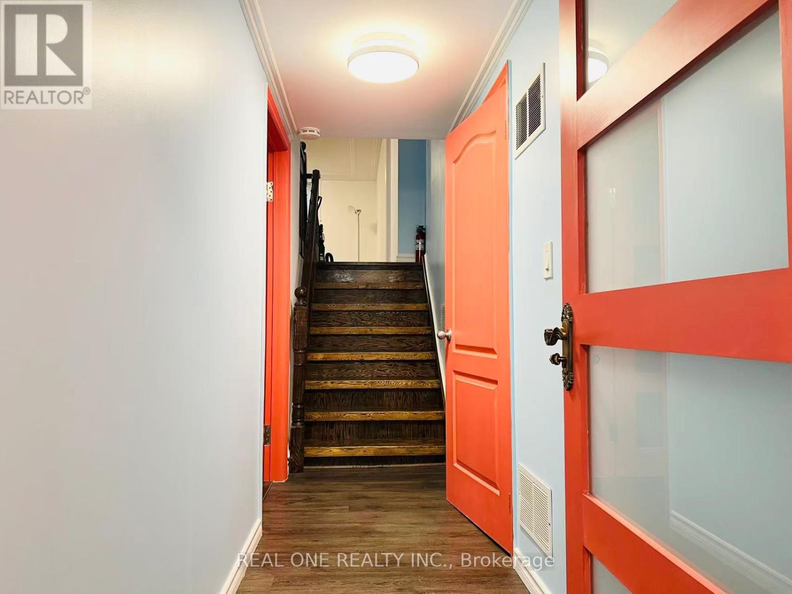 642 Eaglemount Crescent, Mississauga, Ontario  L5C 1N9 - Photo 15 - W12600102