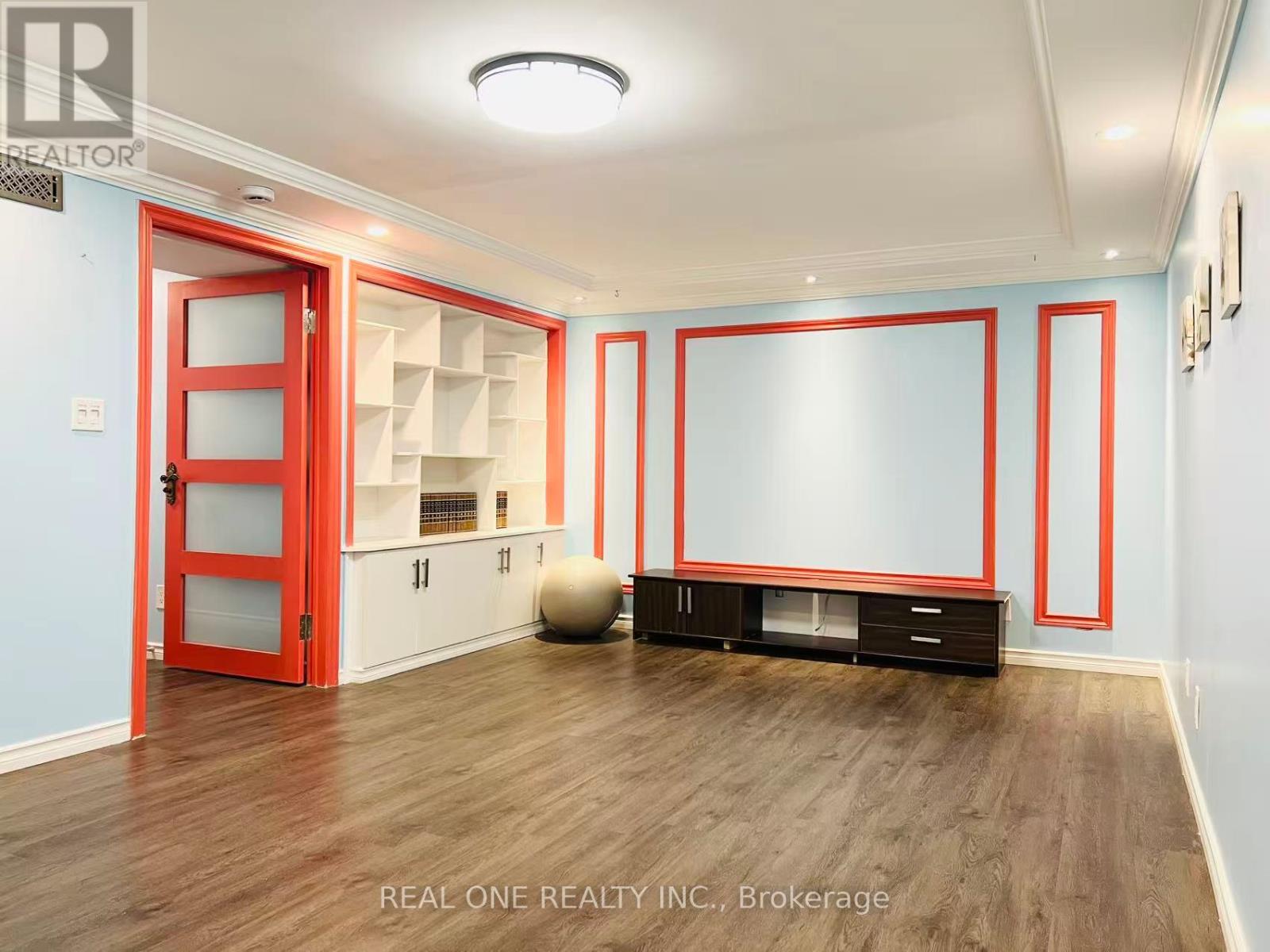 642 Eaglemount Crescent, Mississauga, Ontario  L5C 1N9 - Photo 16 - W12600102