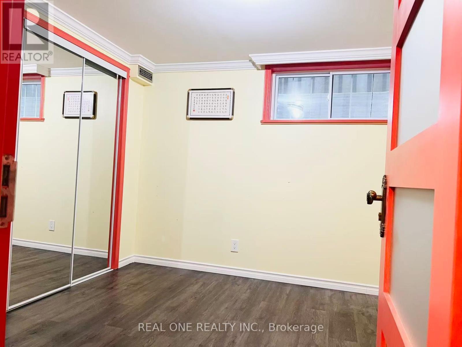 642 Eaglemount Crescent, Mississauga, Ontario  L5C 1N9 - Photo 17 - W12600102