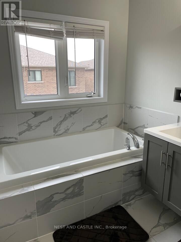 53 Pelican Lane, Hamilton, Ontario  L8K 0A4 - Photo 18 - X12600088