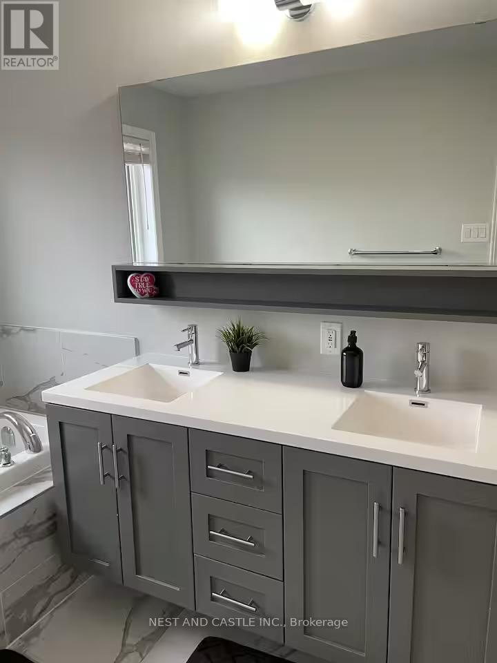 53 Pelican Lane, Hamilton, Ontario  L8K 0A4 - Photo 19 - X12600088