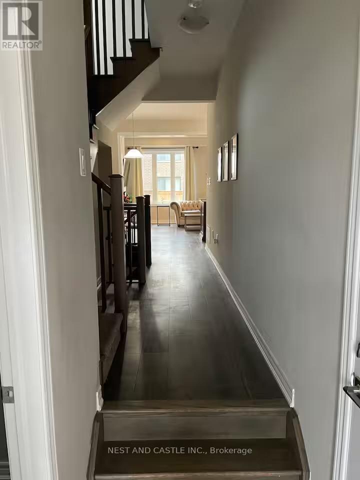 53 Pelican Lane, Hamilton, Ontario  L8K 0A4 - Photo 2 - X12600088