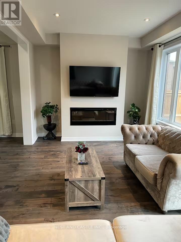 53 Pelican Lane, Hamilton, Ontario  L8K 0A4 - Photo 4 - X12600088