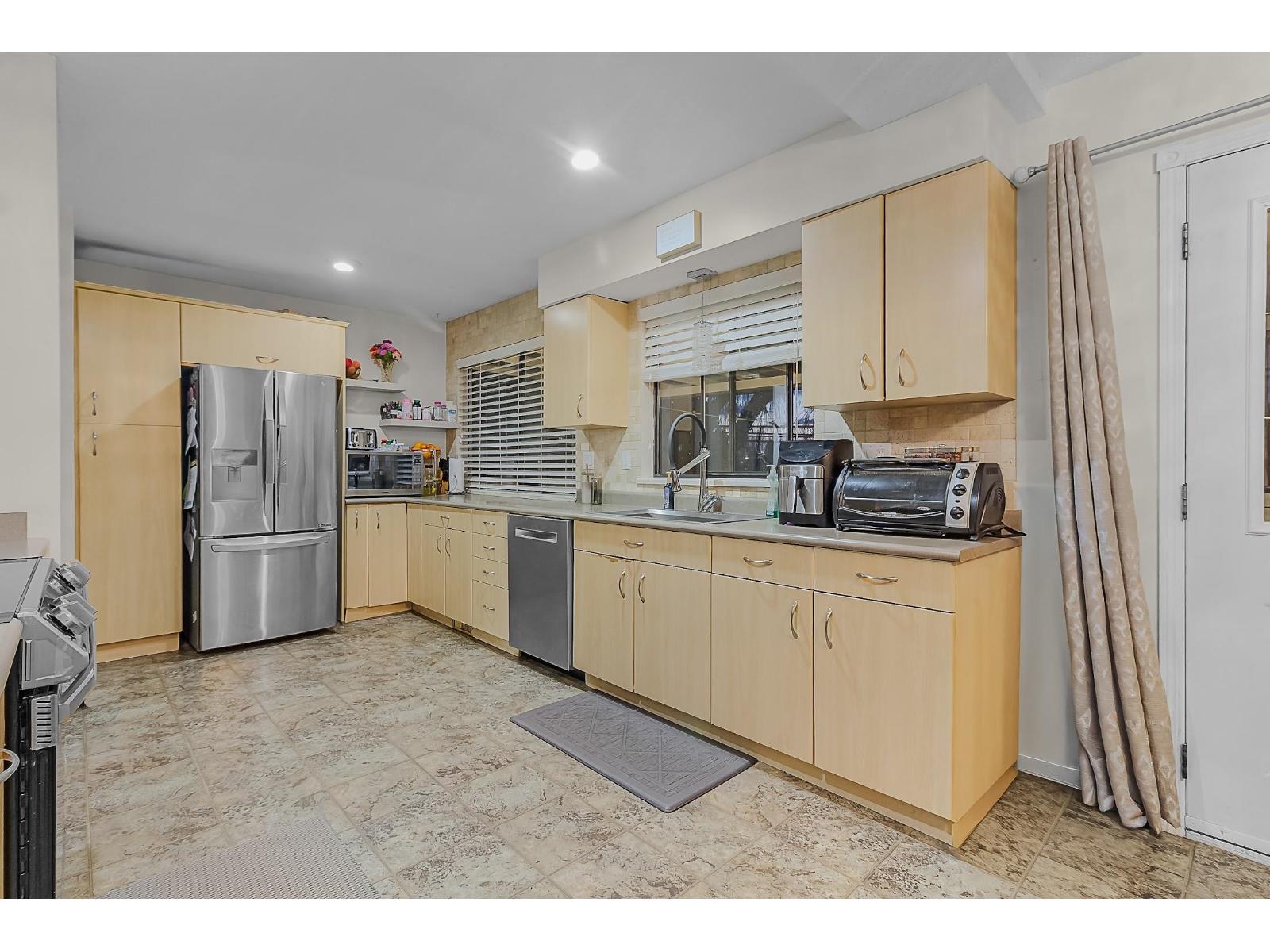 3657 Perth Street, Abbotsford, British Columbia  V2S 7A7 - Photo 11 - R3071750