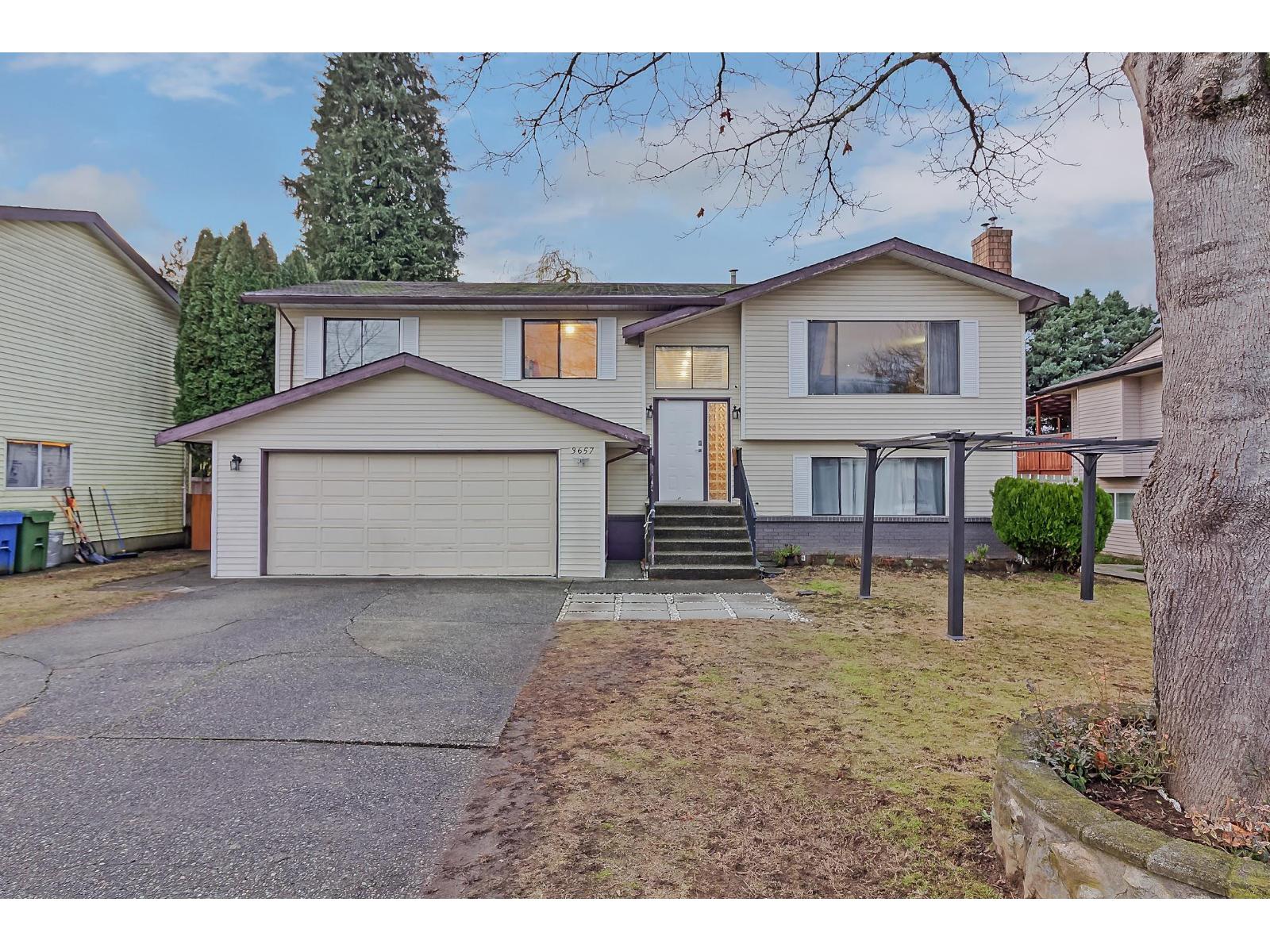 3657 Perth Street, Abbotsford, British Columbia  V2S 7A7 - Photo 1 - R3071750