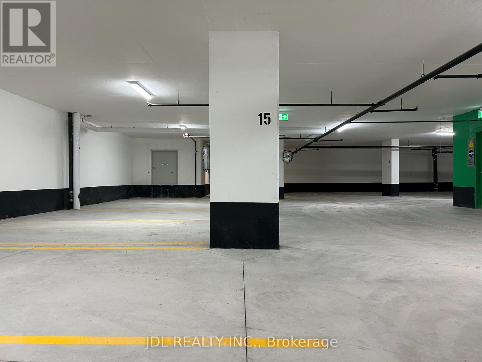 5858 YONGE ST STREET, Toronto, Ontario