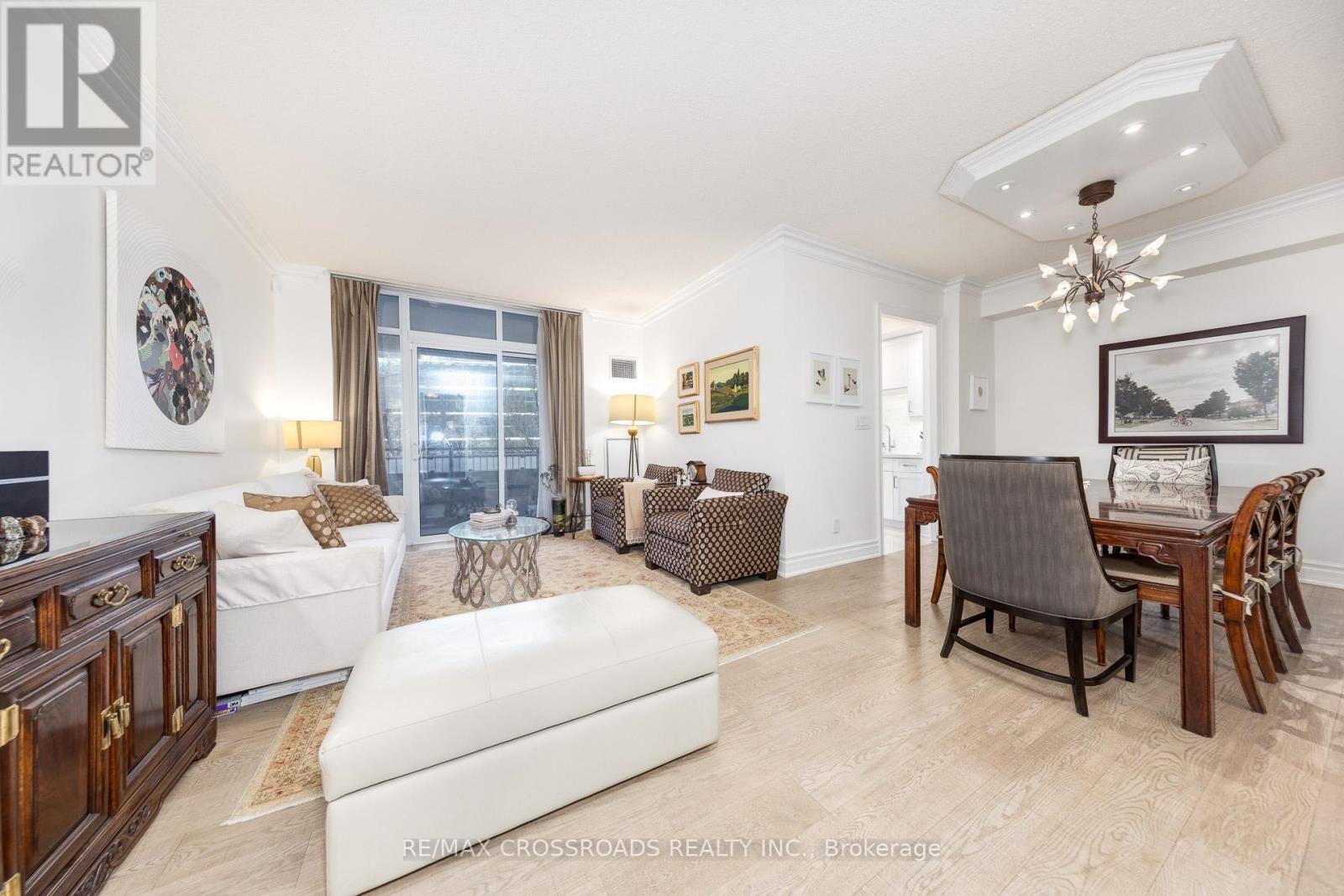 210 - 10 Old York Mills Road, Toronto, Ontario  M2P 2G9 - Photo 4 - C12600168