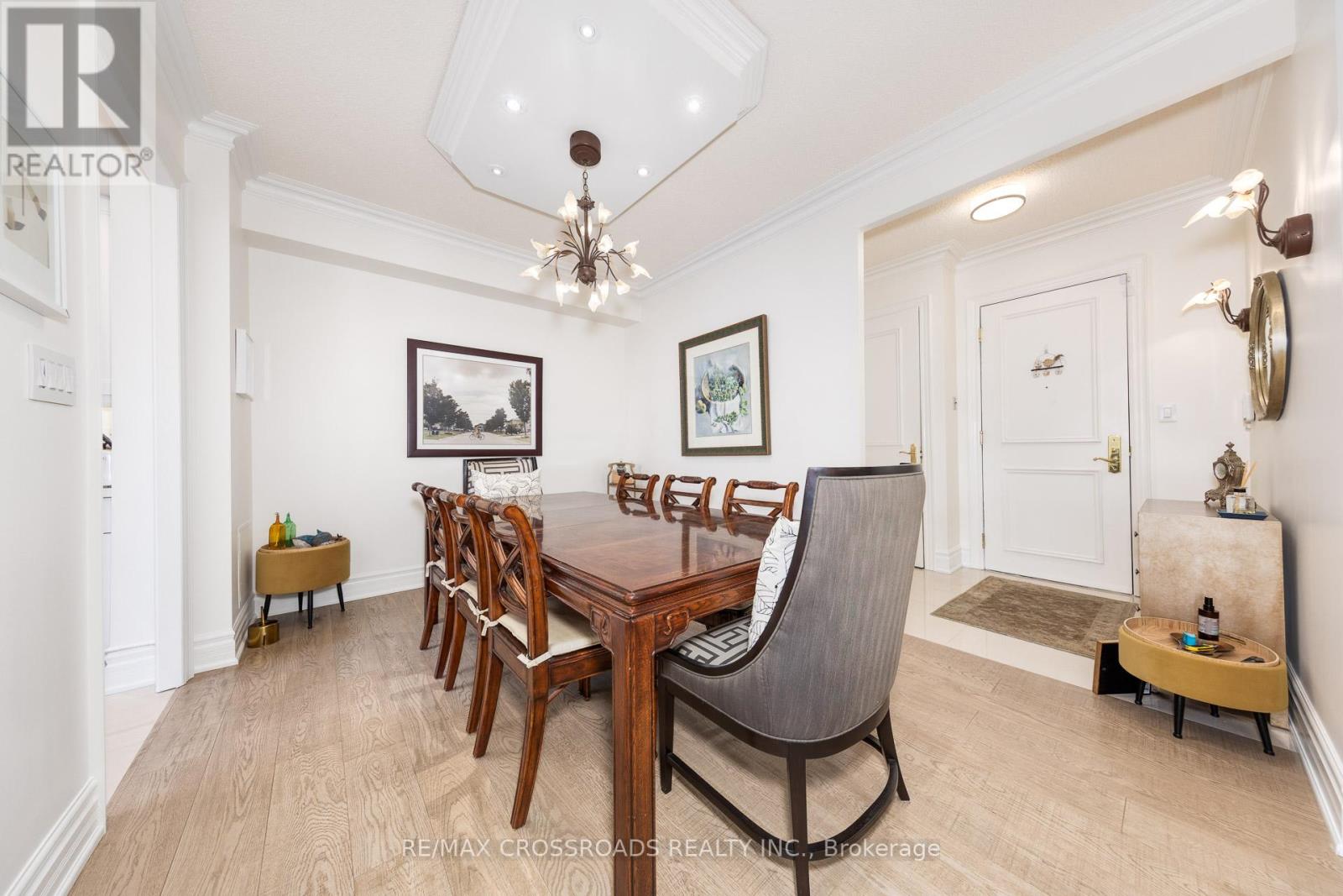 210 - 10 Old York Mills Road, Toronto, Ontario  M2P 2G9 - Photo 6 - C12600168