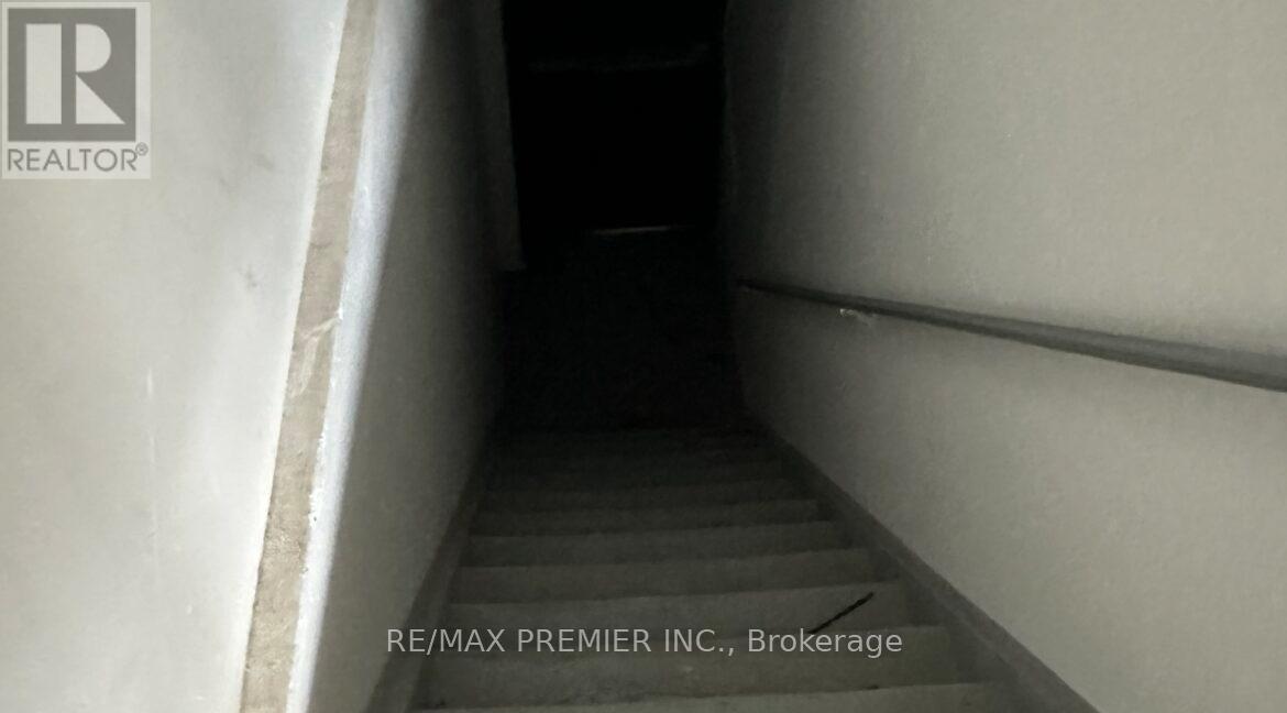 7 - 2965 Islington Avenue, Toronto, Ontario M9L 2K8 - Photo 9 - W12600140