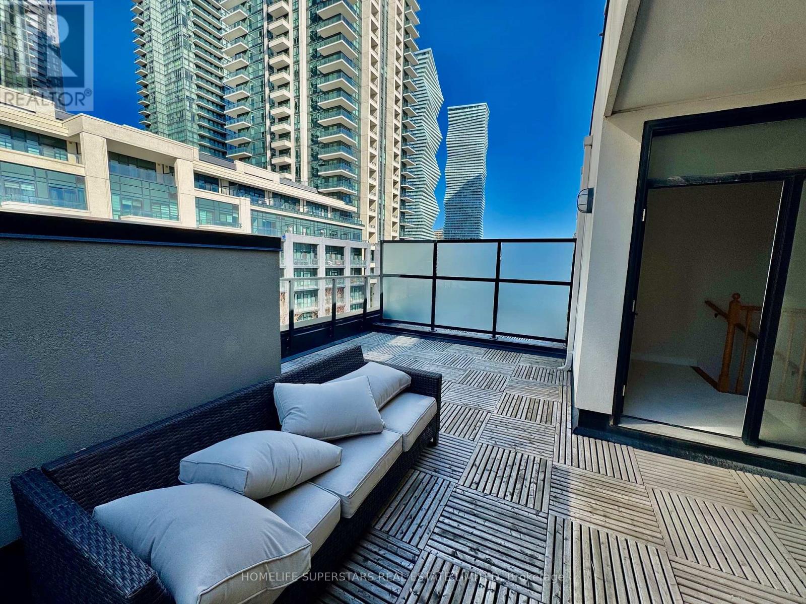 Th 3 - 4070 Parkside Village Drive W, Mississauga, Ontario L5B 0K2 - Photo 16 - W12600154