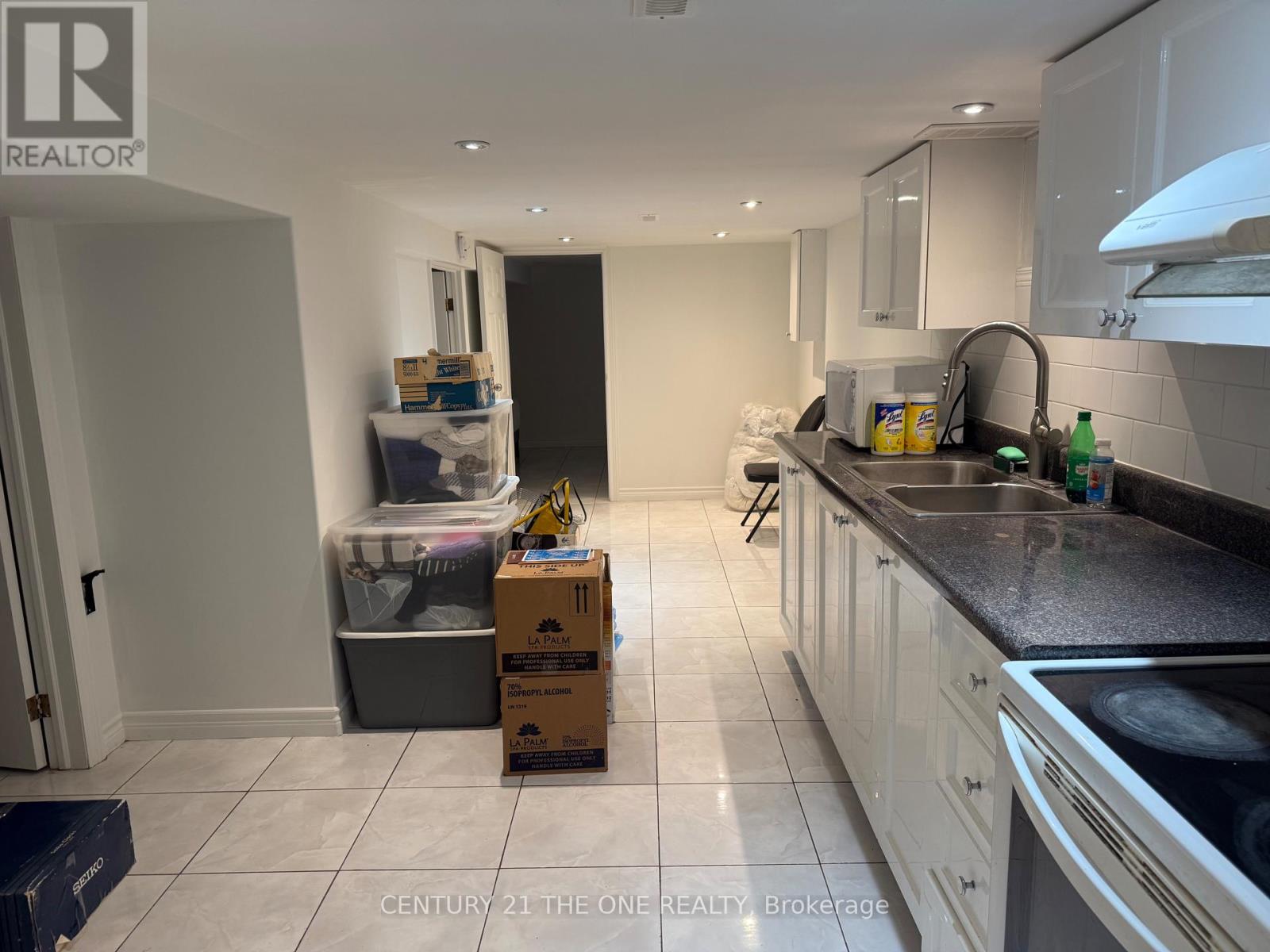 26 Avon Avenue, Toronto, Ontario M6N 3W7 - Photo 12 - W12600170