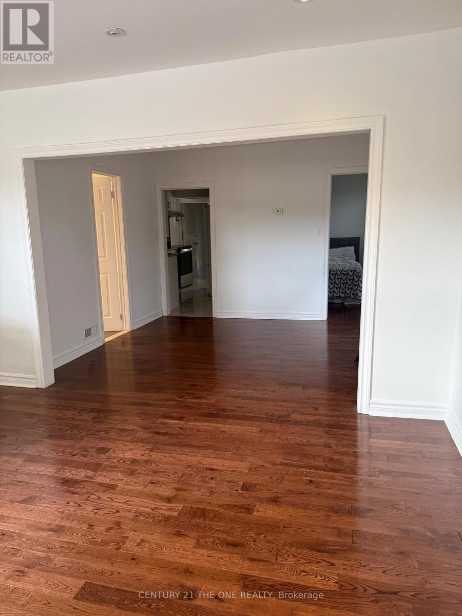 26 Avon Avenue, Toronto, Ontario M6N 3W7 - Photo 4 - W12600170