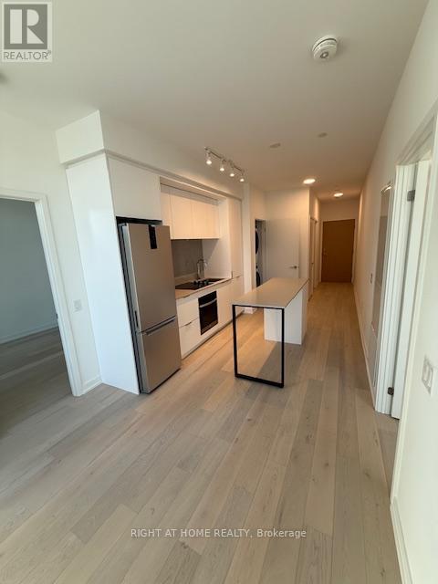 605 - 395 SQUARE ONE DRIVE, Mississauga, Ontario