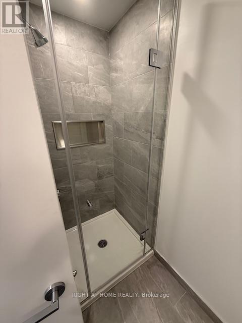 605 - 395 Square One Drive, Mississauga, Ontario L5B 0P6 - Photo 14 - W12600182