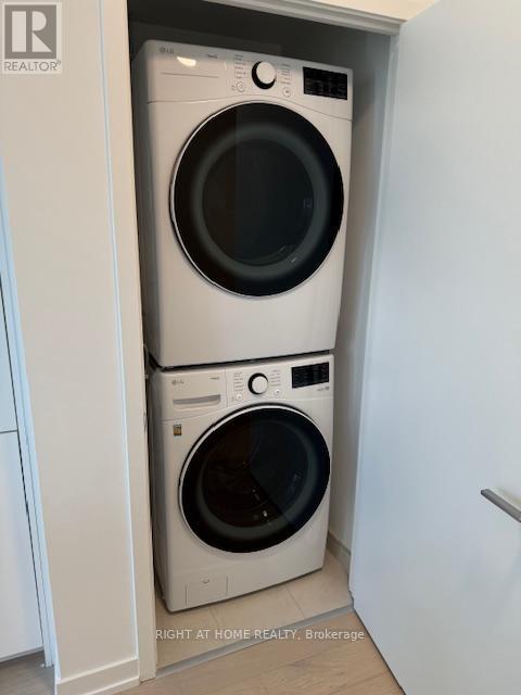 605 - 395 Square One Drive, Mississauga, Ontario L5B 0P6 - Photo 15 - W12600182