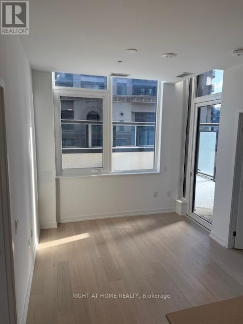 605 - 395 Square One Drive, Mississauga, Ontario L5B 0P6 - Photo 4 - W12600182