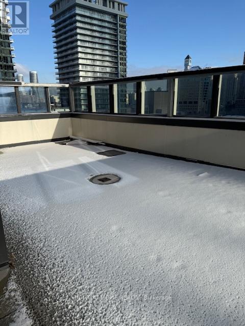 605 - 395 Square One Drive, Mississauga, Ontario L5B 0P6 - Photo 5 - W12600182