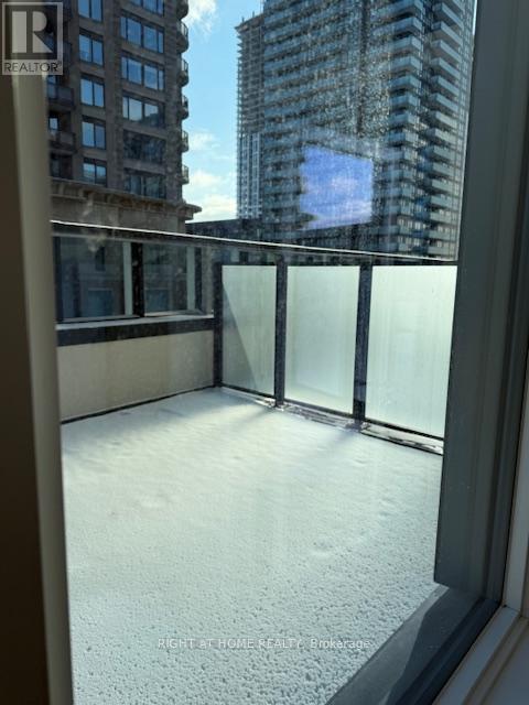 605 - 395 Square One Drive, Mississauga, Ontario L5B 0P6 - Photo 6 - W12600182