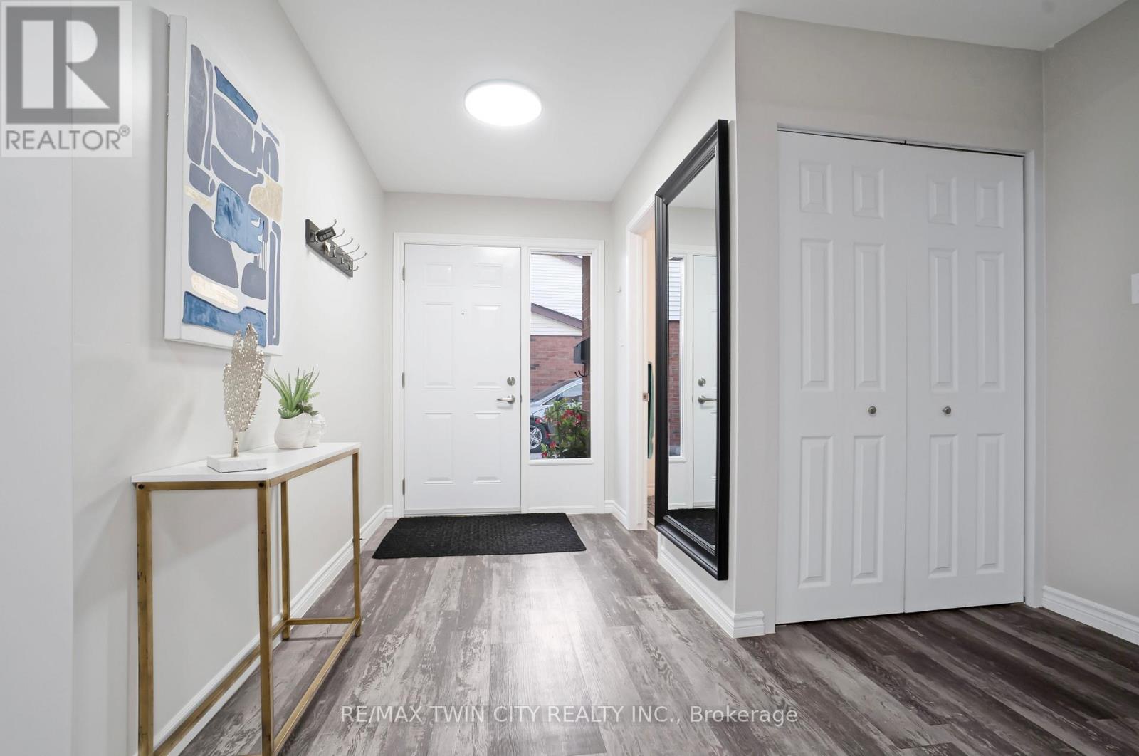 60 - 770 Fanshawe Park Road E, London North, Ontario N5X 1L5 - Photo 4 - X12600136