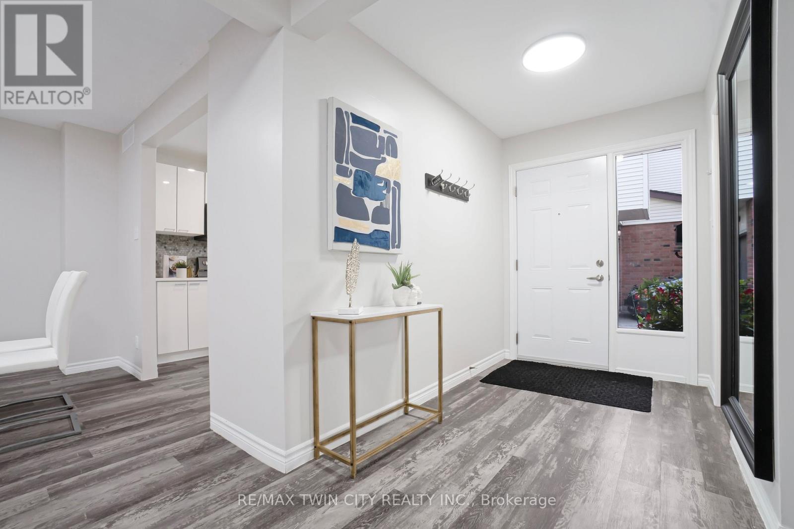 60 - 770 Fanshawe Park Road E, London North, Ontario N5X 1L5 - Photo 6 - X12600136