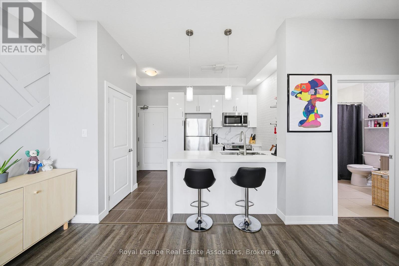 616 - 125 Shoreview Place, Hamilton, Ontario L8E 0K3 - Photo 2 - X12600158