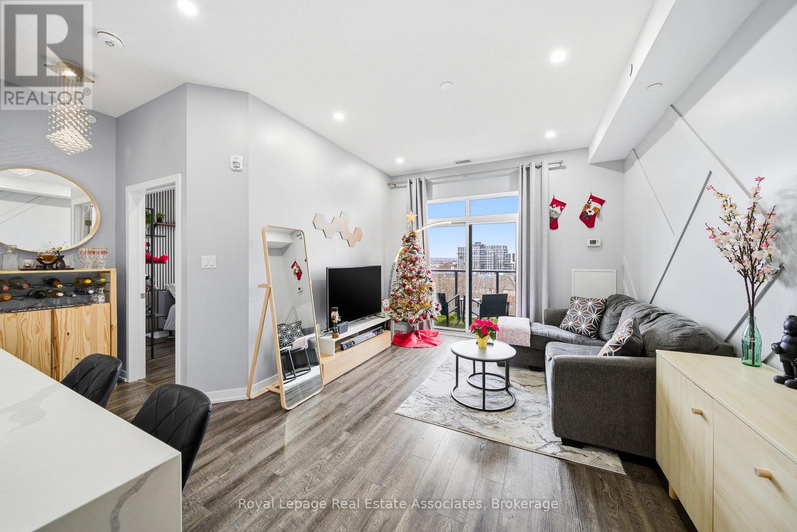 616 - 125 Shoreview Place, Hamilton, Ontario L8E 0K3 - Photo 4 - X12600158