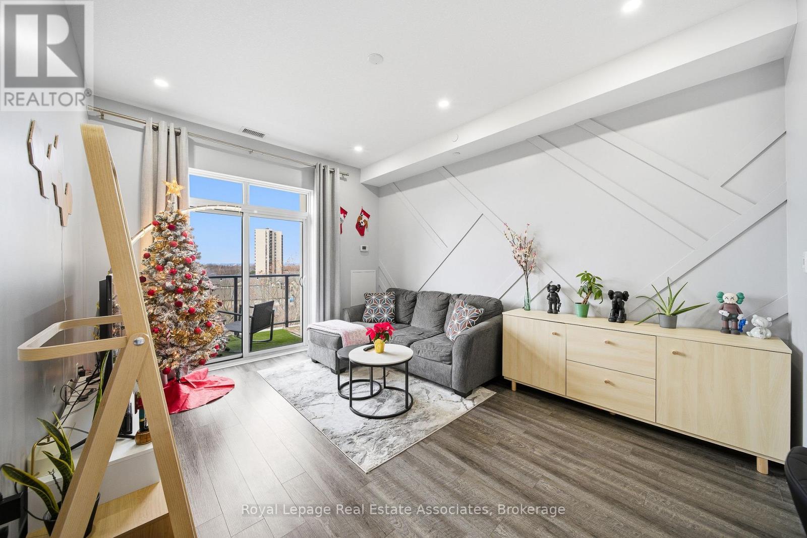 616 - 125 Shoreview Place, Hamilton, Ontario L8E 0K3 - Photo 6 - X12600158