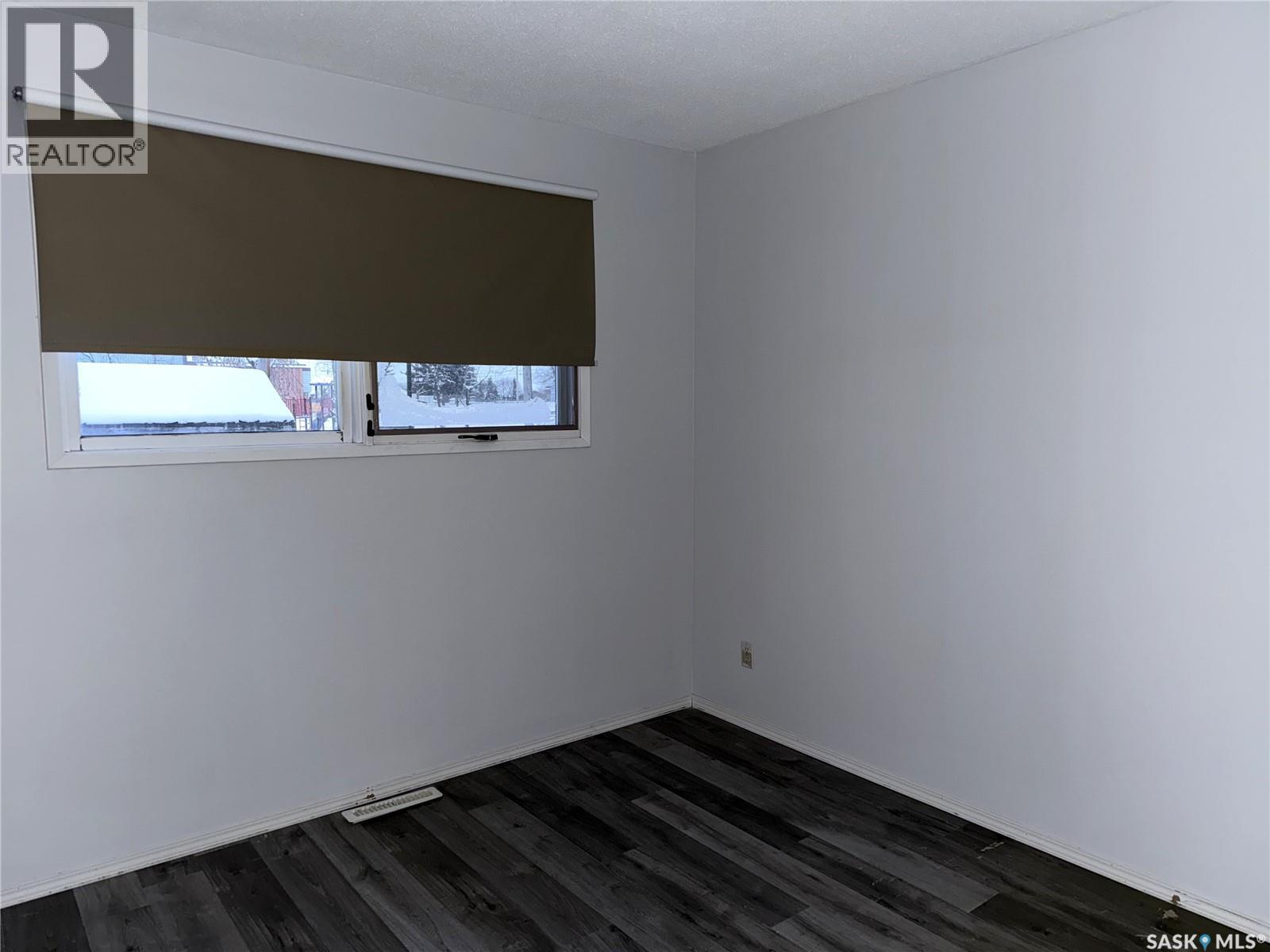 806 Centre Street, Meadow Lake, Saskatchewan  S9X 1G3 - Photo 9 - SK022412