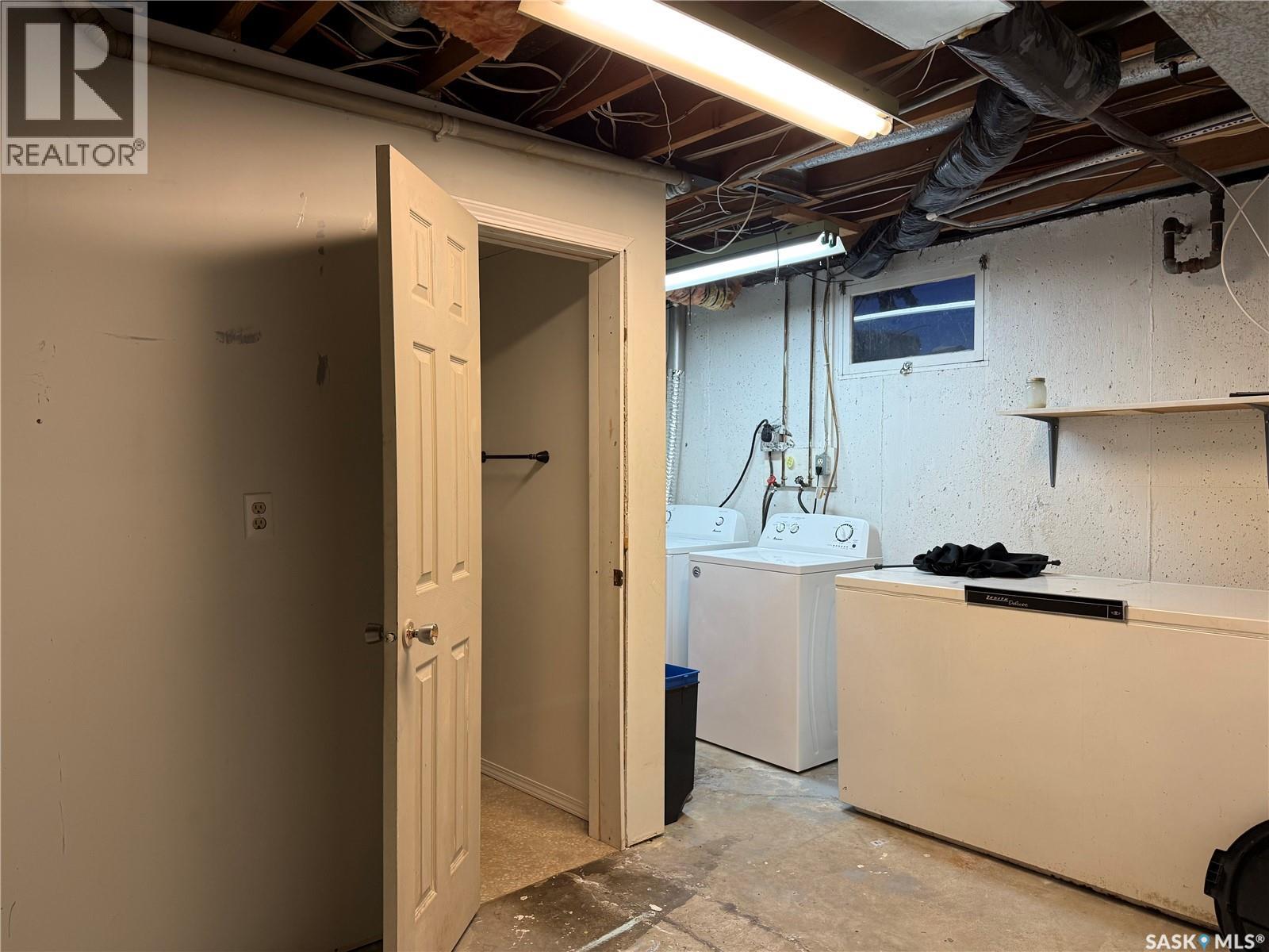 806 Centre Street, Meadow Lake, Saskatchewan  S9X 1G3 - Photo 17 - SK022412