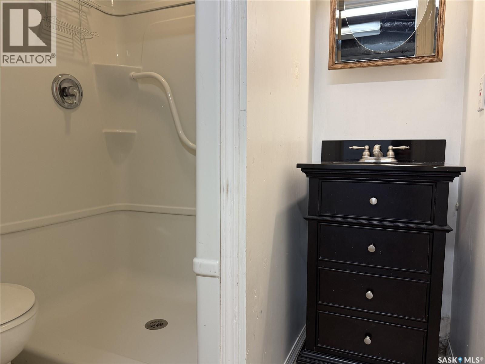 806 Centre Street, Meadow Lake, Saskatchewan  S9X 1G3 - Photo 16 - SK022412