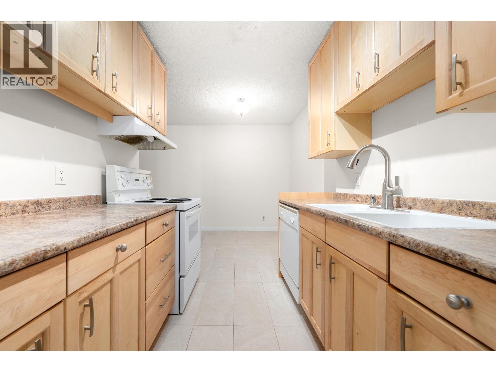 119 2012 Fullerton Avenue, North Vancouver, British Columbia V7P 3E3 - Photo 5 - R3066121