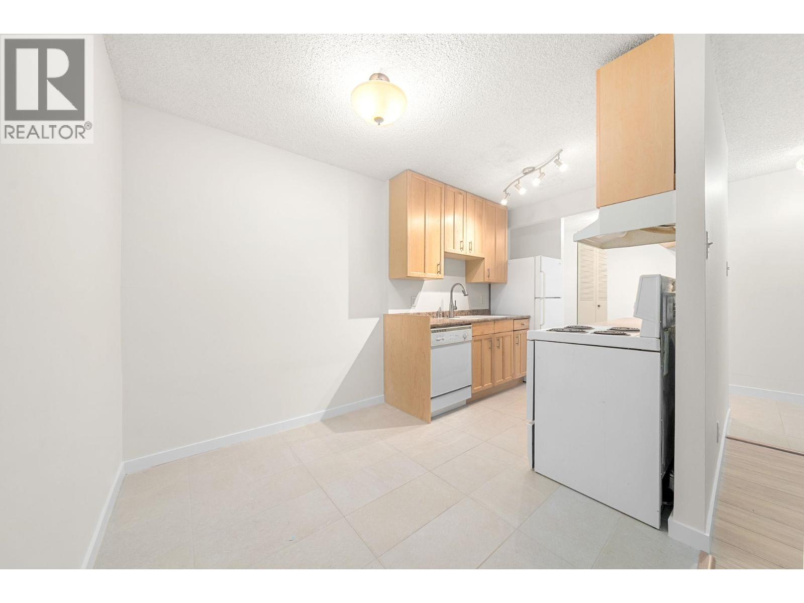 119 2012 Fullerton Avenue, North Vancouver, British Columbia V7P 3E3 - Photo 9 - R3066121