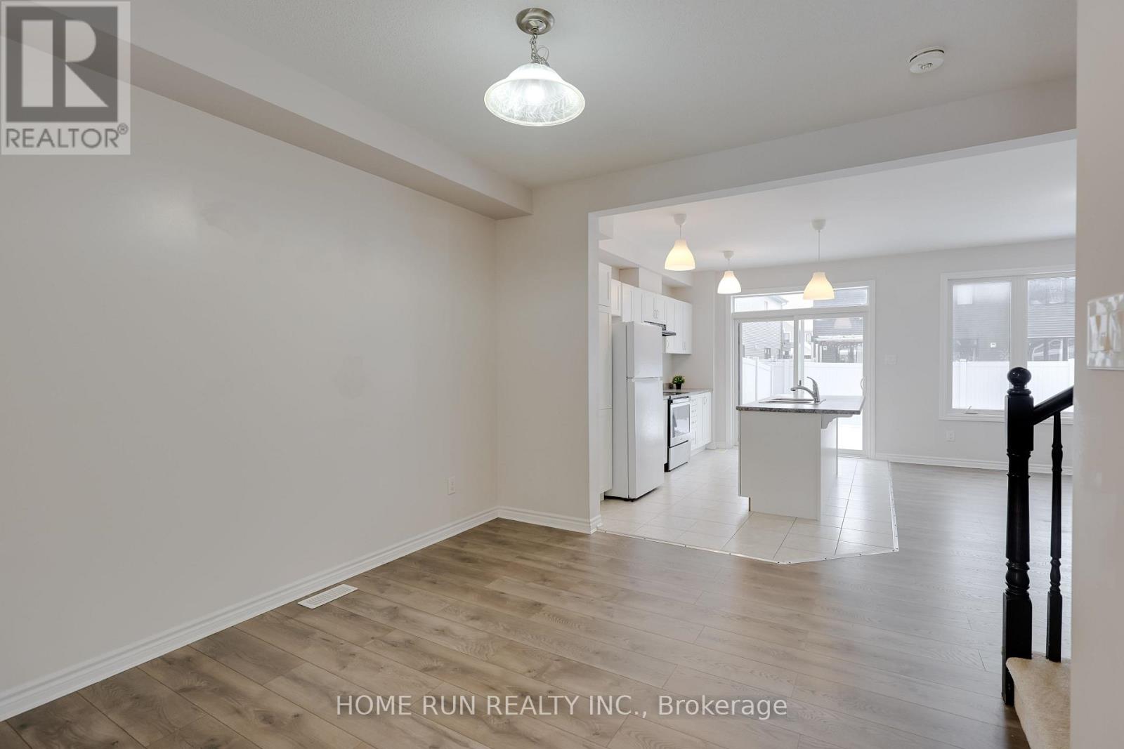 522 Cope Drive, Ottawa, Ontario K2V 0N8 - Photo 9 - X12551838